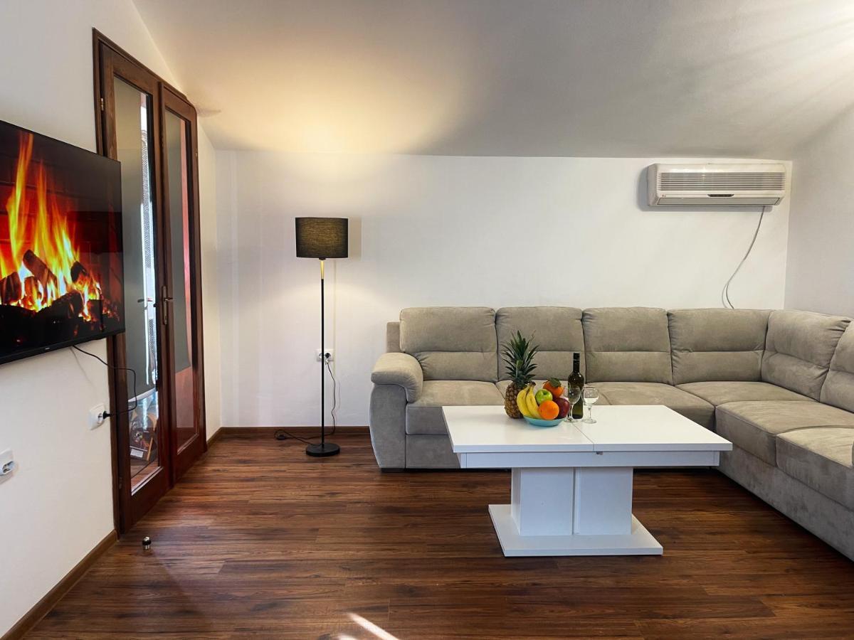 Family Residence Petrovac Extérieur photo